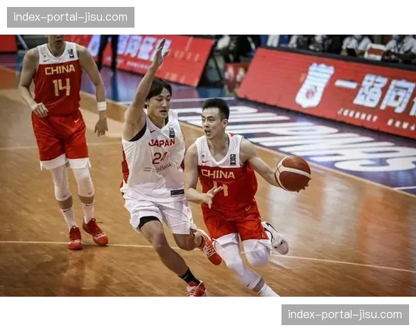 “伤病报告汇总：各队关键球员在休赛期的康复进展”