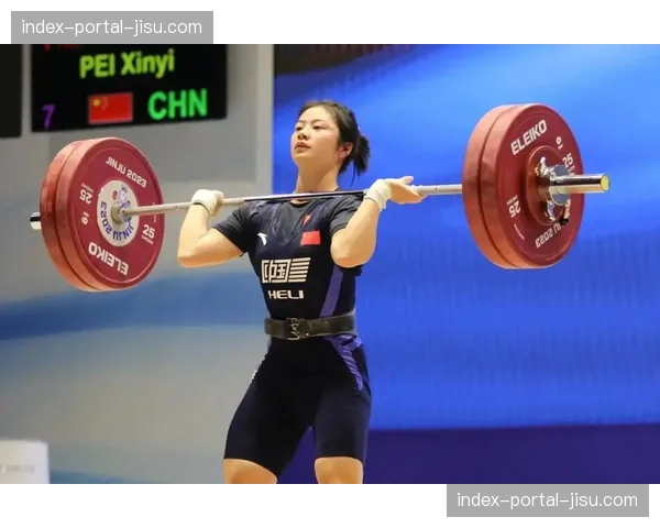 奖牌背后的保障团队：走近中国举重队的科研医疗小组